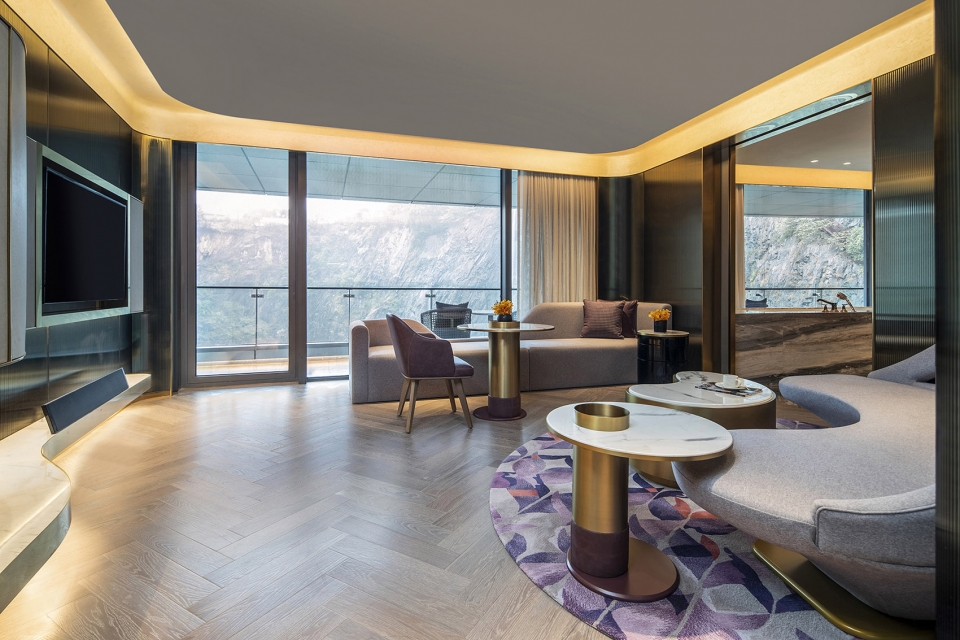 007-interior-design-of-intercontinental-shanghai-wonderland-hotel-by-ccd-960x640.jpg