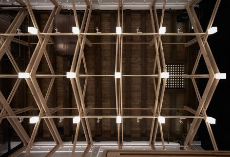 020-the-inverted-truss-by-bp-architects-472x323.jpg
