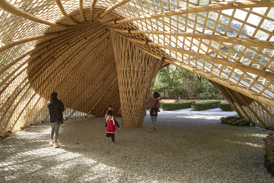 005-swirling-cloud-bulletin-pavilion-for-bjfu-garden-festival-by-sup-atelier-960x642.jpg