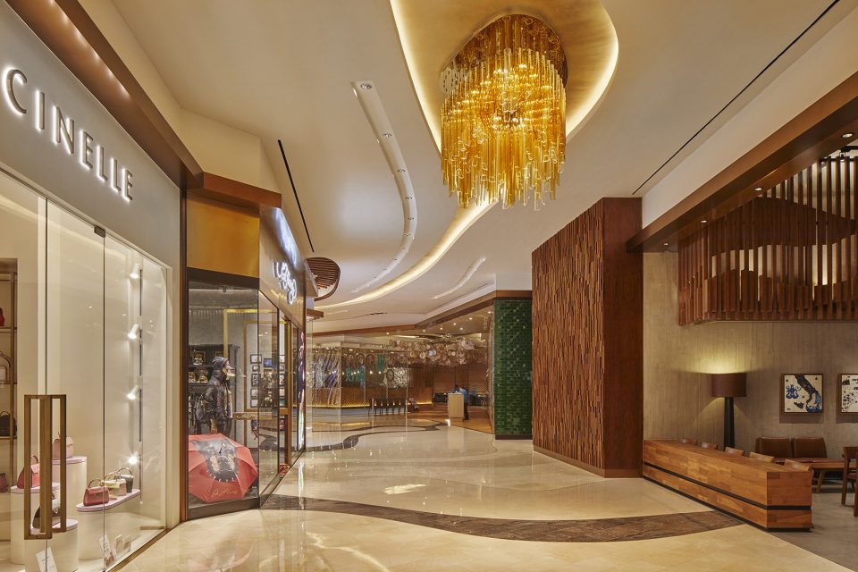 017-MGM-Cotai-Interiors-by-Rockwell-Group-960x640.jpg