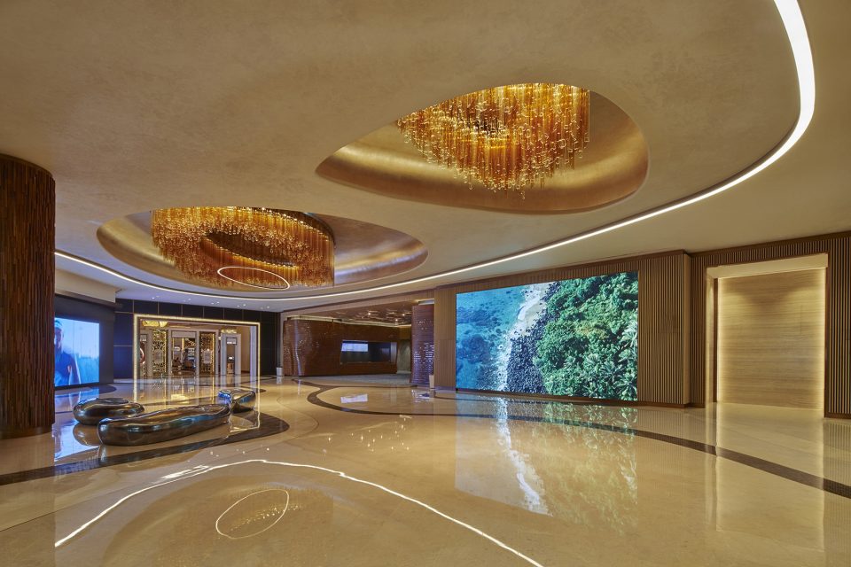 016-MGM-Cotai-Interiors-by-Rockwell-Group-960x640.jpg