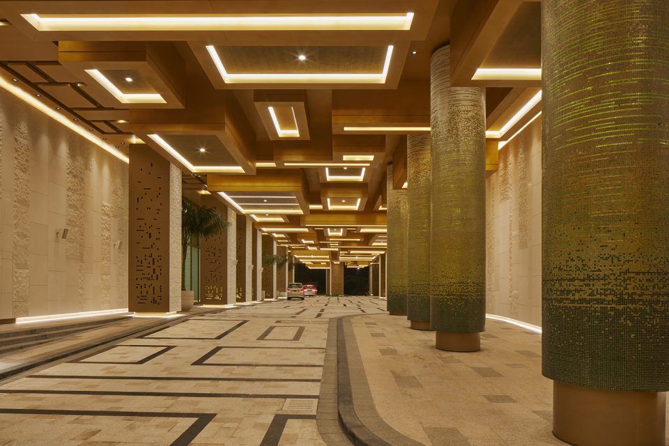 005-MGM-Cotai-Interiors-by-Rockwell-Group-960x640.jpg