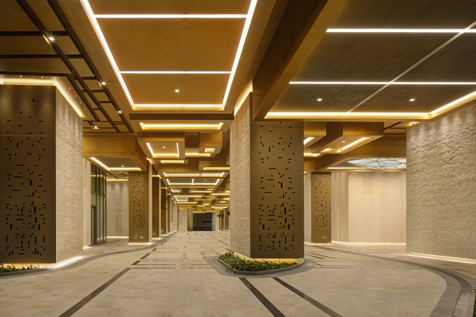 004-MGM-Cotai-Interiors-by-Rockwell-Group-960x640.jpg