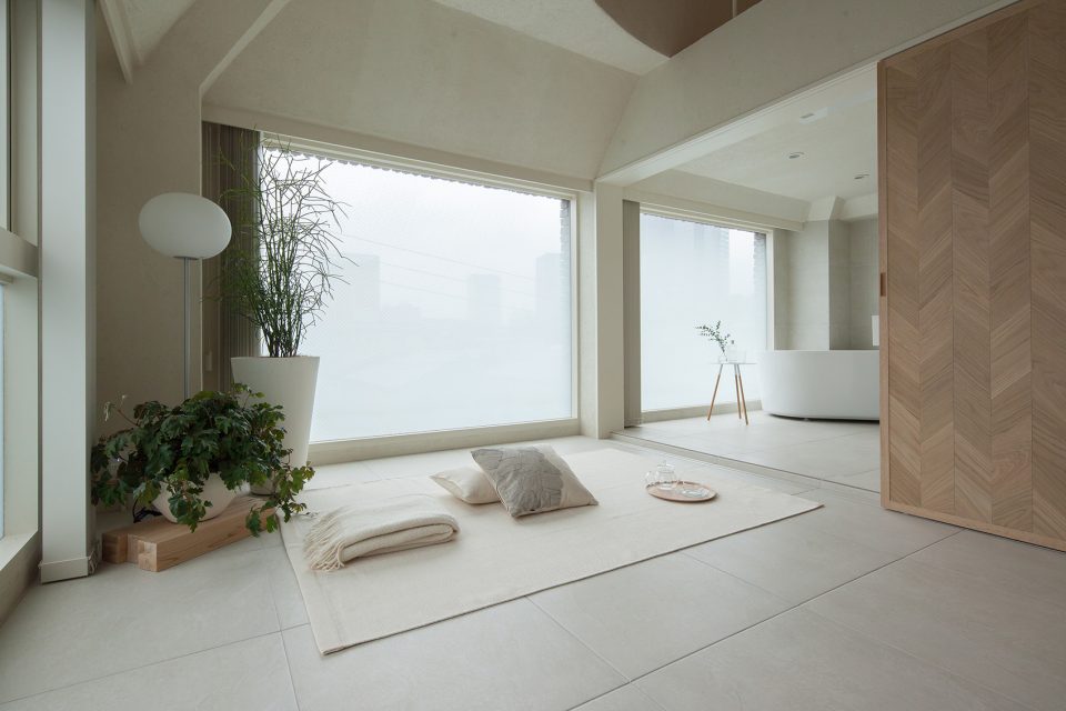 012-Shibuya-Apartment-402-by-Hiroyuki-Ogawa-Architects-Inc-960x640.jpg