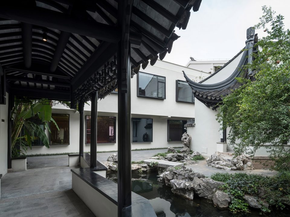 023-historic-house-renovation-in-suzhou-by-b-l-u-e-architecture-studio-960x721.jpg