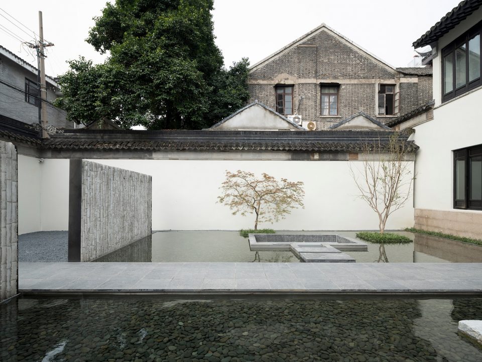 031-historic-house-renovation-in-suzhou-by-b-l-u-e-architecture-studio-960x721.jpg