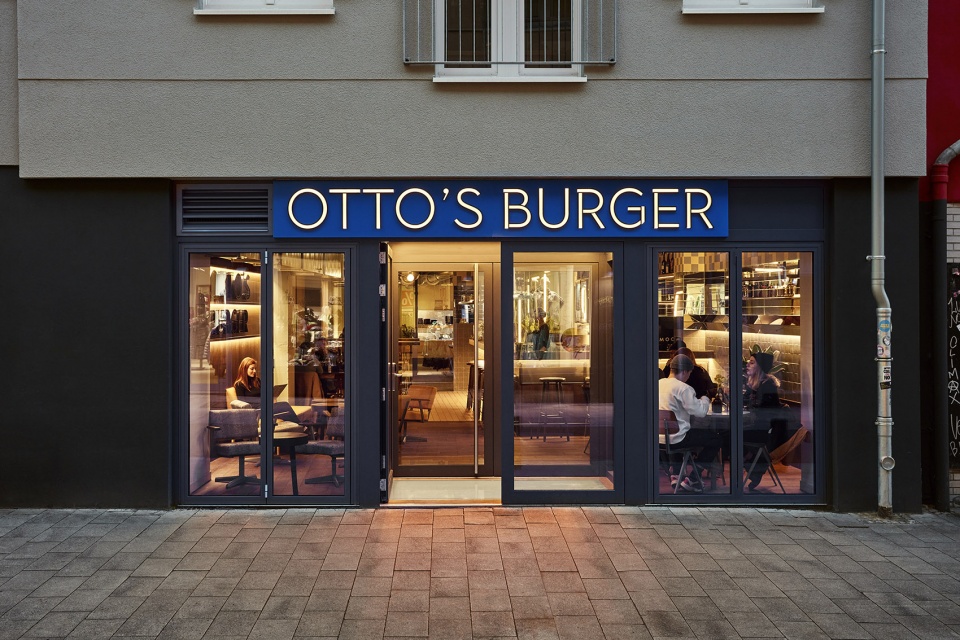 016-ottos-burger-by-studio-modijefsky-960x640.jpg