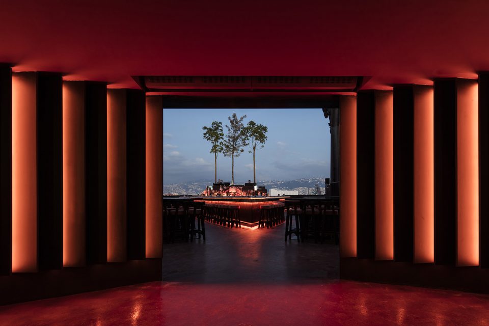 004-red-manera-skybar-nightclub-le-sushi-bar-lounge-by-tsakhi-960x640.jpg