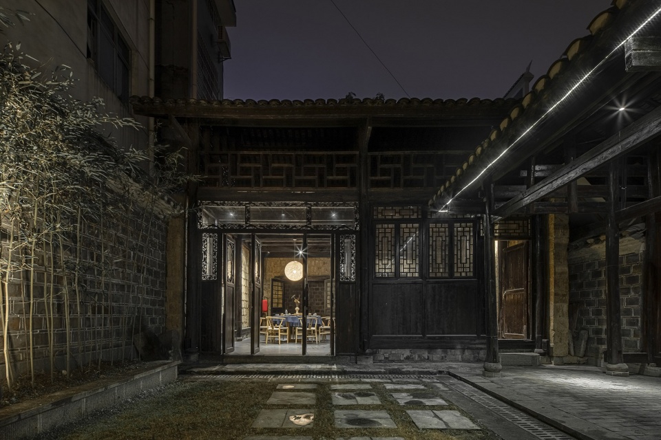 027-beijing-capital-xiangxi-intangible-heritage-workstation-restoration-and-renewal-of-century-old-tiangongju-by-daga-architects-960x640.jpg